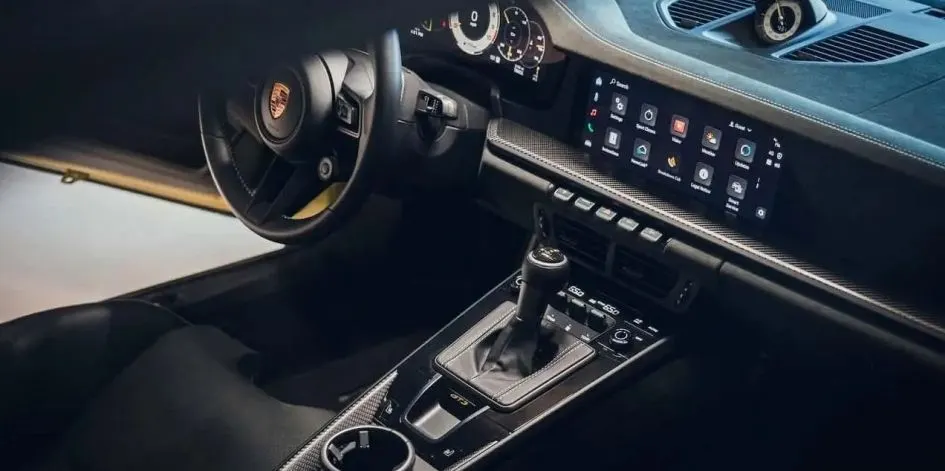 Porsche продовжить випуск авто з механікою, але є нюанс