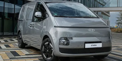 Hyundai Staria отримав електричну версію фургона