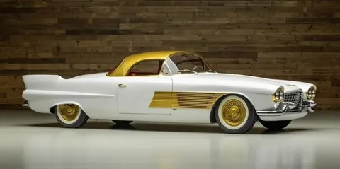 Cadillac Elegante 1953 з золотим оздобленням продадуть на аукціоні
