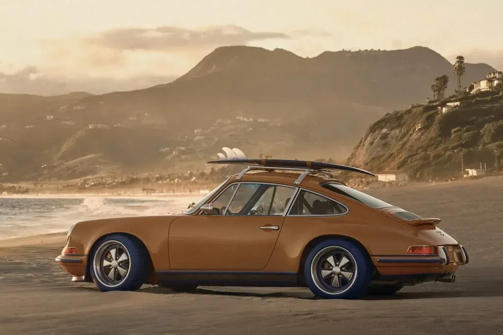 Singer і Louis Vuitton створили два унікальні Porsche 911