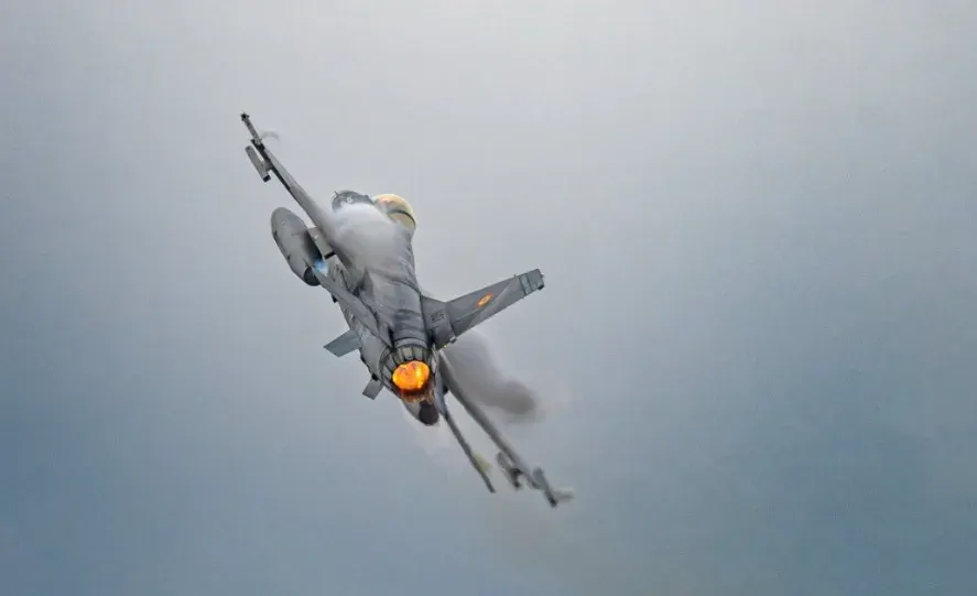 Болгарія шукає вживані F-16 та Gripen: що це означає для України