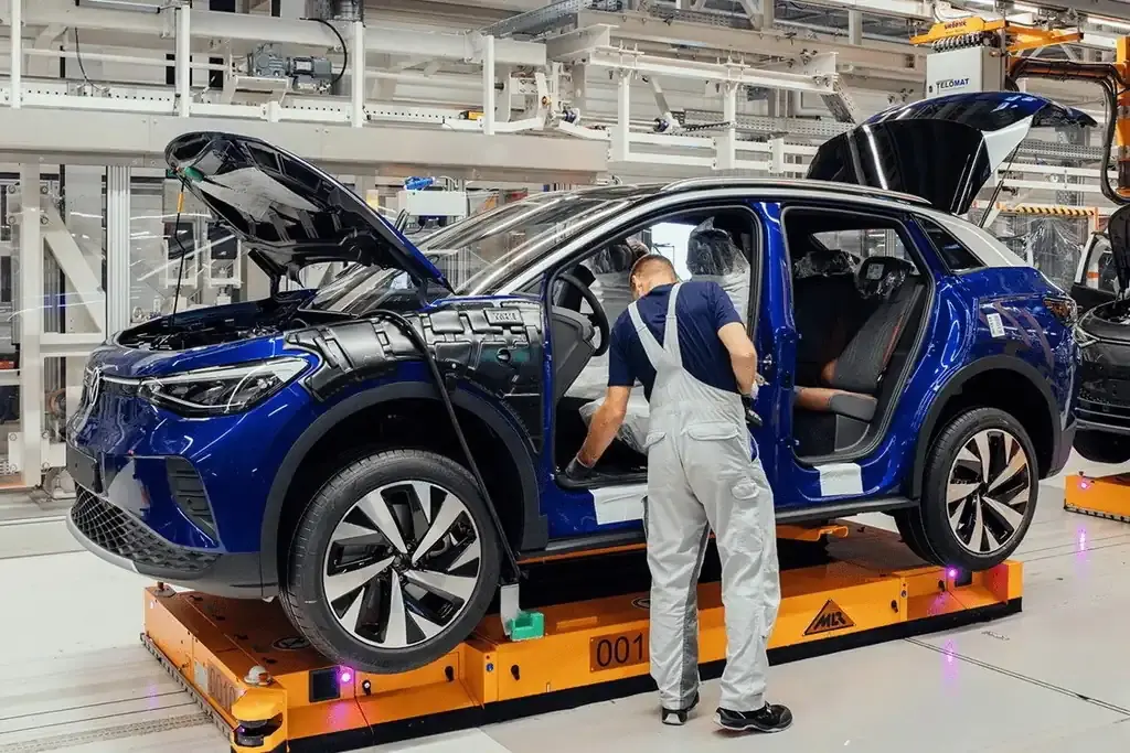 Volkswagen закриє 4 заводи в Німеччині та скоротить 50 000 працівників