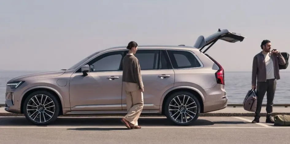Volvo оновлює плагін-гібриди: більші батареї й запас ходу до 180 км