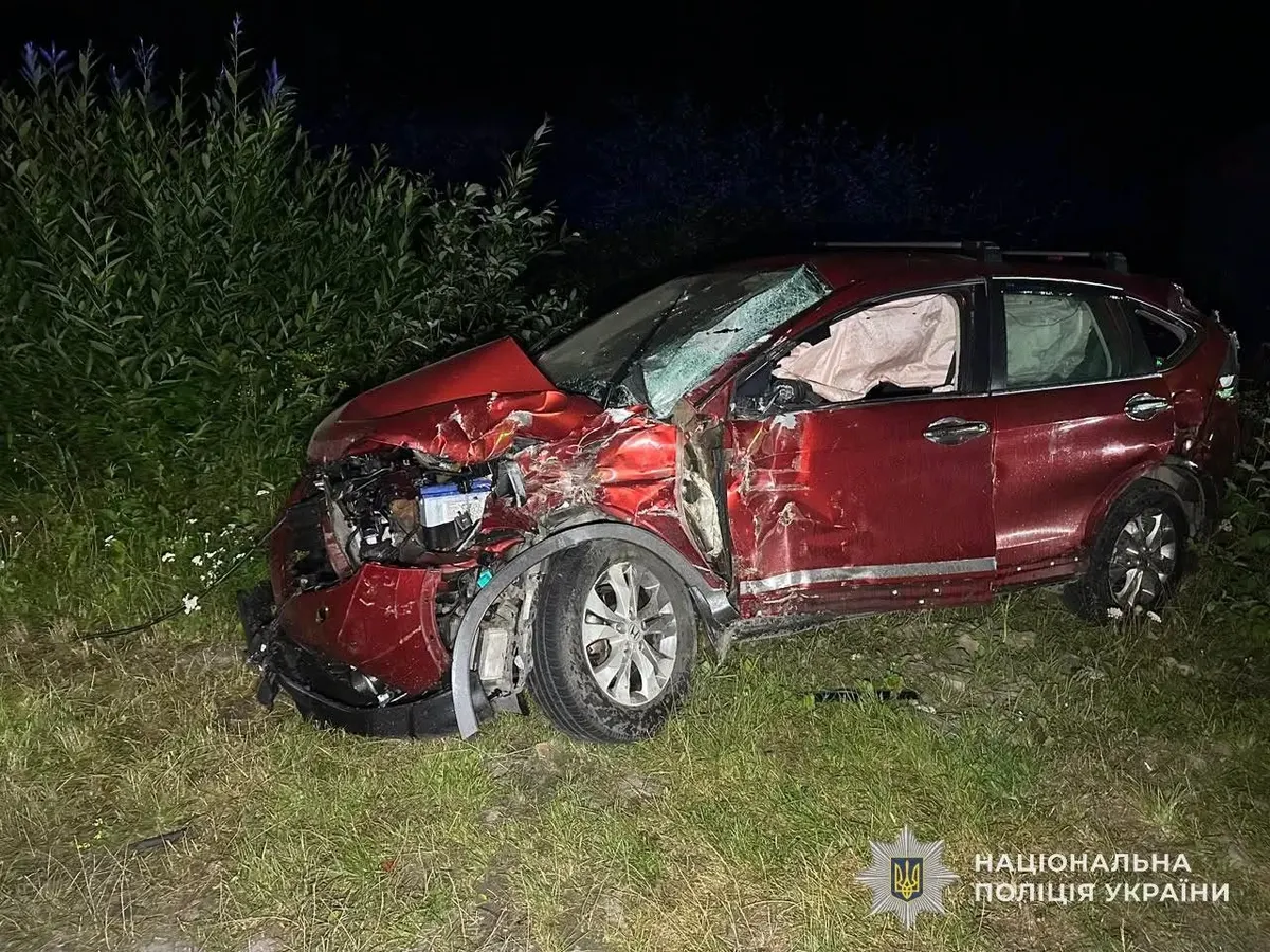 Зіткнення кроcовера та автобуса на Львівщині: троє постраждалих