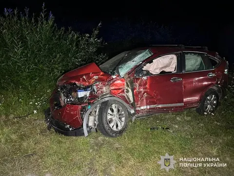 Зіткнення кроcовера та автобуса на Львівщині: троє постраждалих