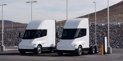 Tesla будує в Європі мережу зарядок для вантажівок: 100 терміналів до 2027 року