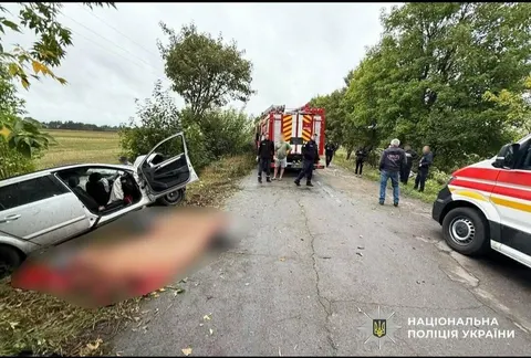 Смертельна ДТП на Костопільщині: Opel з'їхав у кювет і врізався в дерево