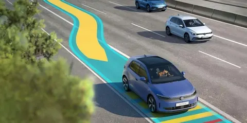 Volkswagen оновлює IQ.DRIVE: аварійна зупинка біля узбіччя та автоперелаштування