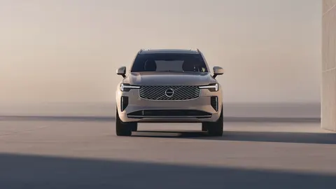 Volvo XC90 для родини: 7 місць, гібриди та багажник до 1941 л