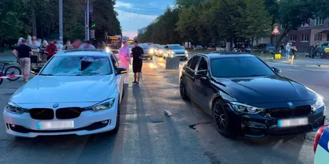 У Львові два BMW збили батька і 8-річну доньку: подробиці ДТП