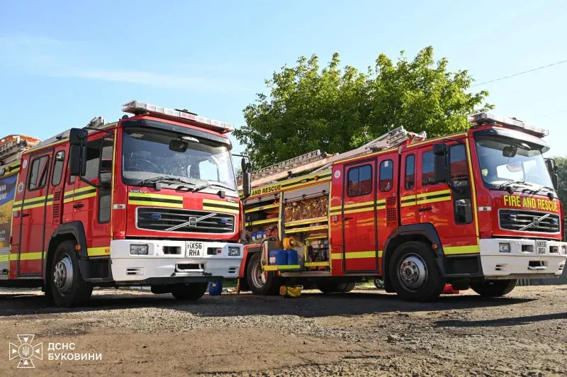 Британія передала Лівинецькій громаді пожежний автомобіль