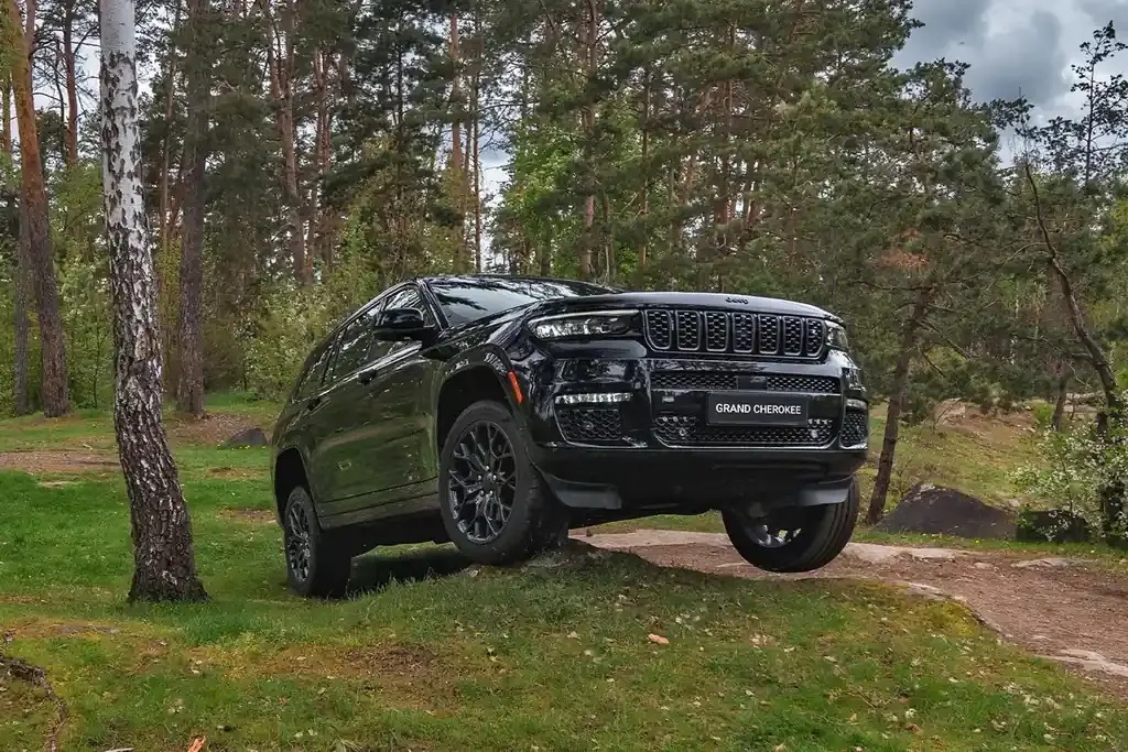 Jeep Grand Cherokee L Summit Reserve: знижка до 160 000 грн