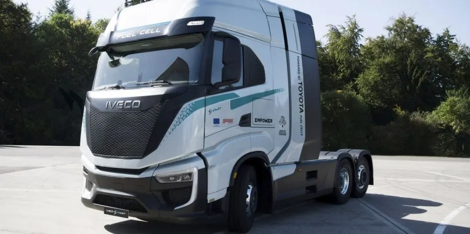 Toyota і IVECO створять водневу магістральну вантажівку з запасом ходу понад 900 км