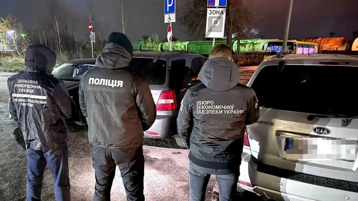 Псевдоблагодійник зі Львівщини продав 17 гуманітарних авто для ЗСУ