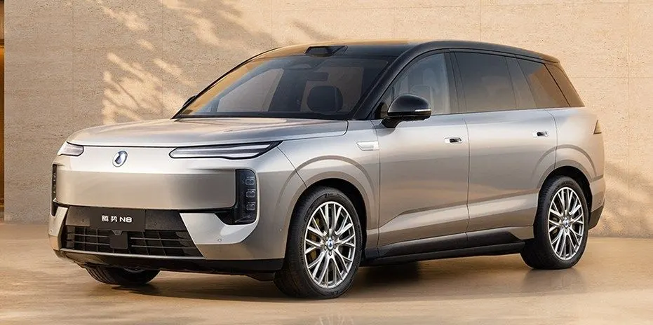 Новий Denza N8 від BYD: запас ходу до 1003 км та зарядка за 5 хвилин