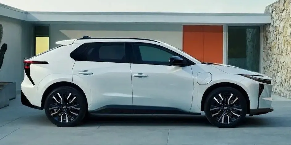 Toyota bZ вивела марку на друге місце за продажами електромобілів у США