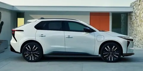 Toyota bZ вивела марку на друге місце за продажами електромобілів у США