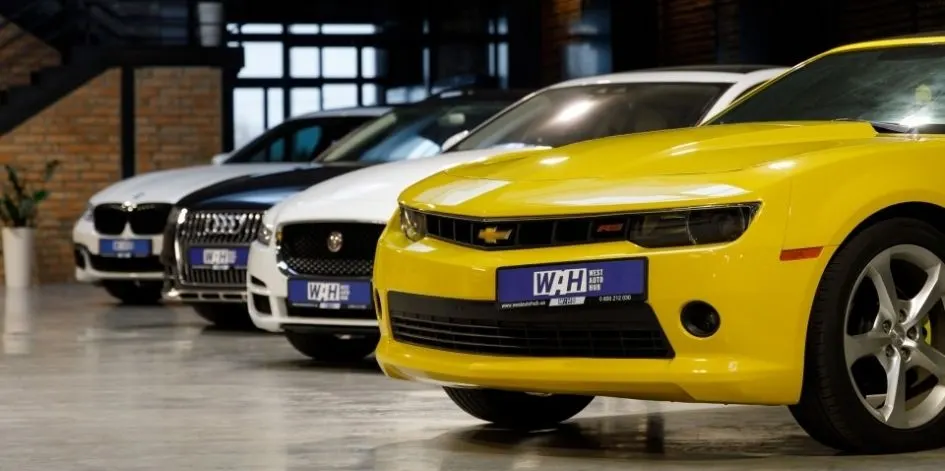 Імпорт вживаних авто зі США впав на 8%: які моделі обирали у серпні