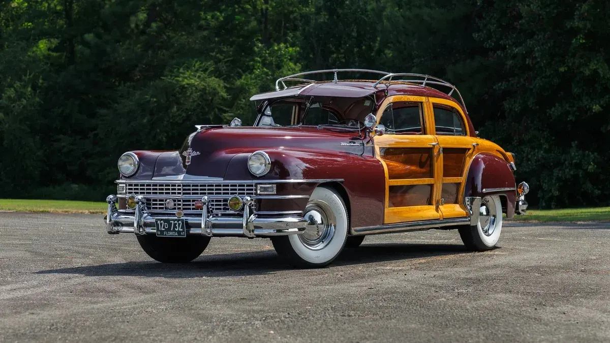 Chrysler Town&Country 1947 року: раритет із дерев'яним кузовом оцінили до $350 000