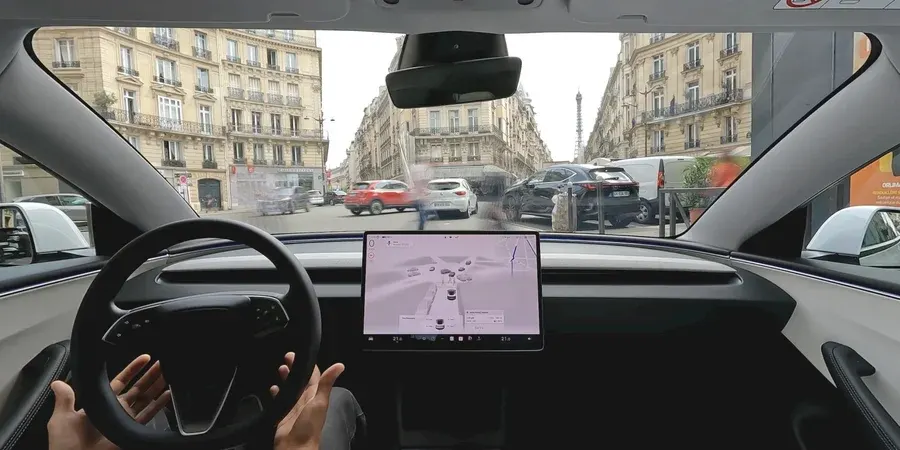 Tesla впроваджує систему, яка може перехоплювати керування в автомобілях