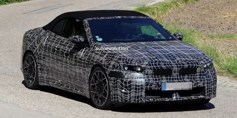 Електромобілі BMW i4 у кузовах універсал та кабріолет помітили на тестах