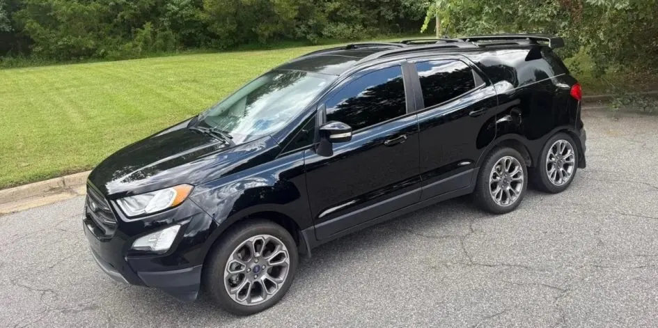 Шестиколісний Ford EcoSport виставили на аукціон за 5500 доларів