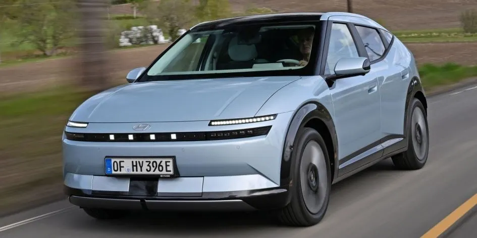 Hyundai відкрив замовлення на електрокросовер IONIQ 3
