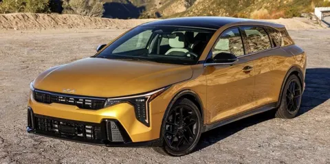 KIA серпневий рекорд у США: гібриди ростуть, електромобілі падають