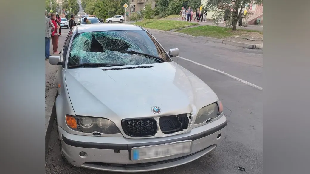 У Дрогобичі BMW збив 76-річного пішохода: чоловік помер у швидкій