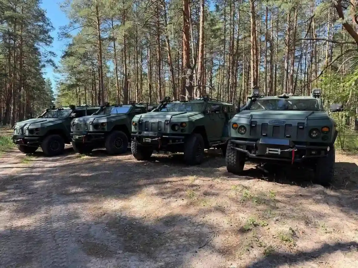 Міноборони закупить 200 бронеавтомобілів після паузи