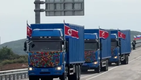 Між Росією та КНДР відкрили перший автомобільний міст