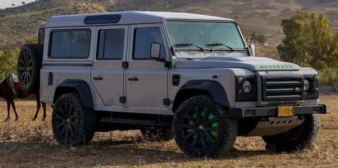Land Rover Defender ожив як електрокар Panterra за 495 тисяч євро