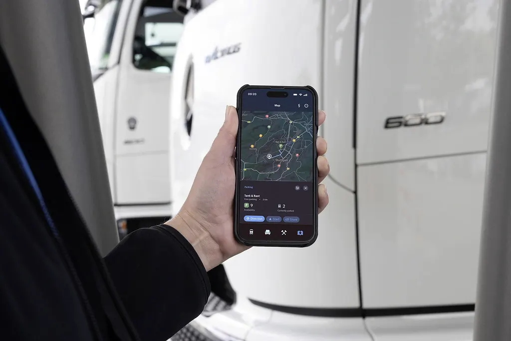 Mercedes-Benz Trucks додає пошук паркомісць для вантажівок у Remote App