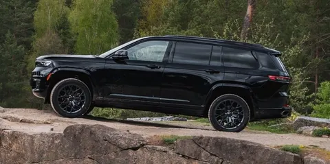Jeep Grand Cherokee L Summit Reserve: знижка до 160 000 грн з 1 вересня